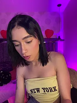 alahia pink online show from March 10, 3:00 am