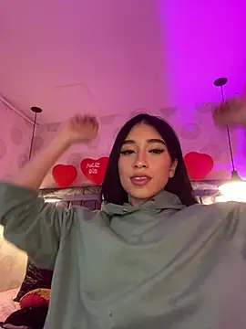 alahia pink online show from March 11, 2:39 am