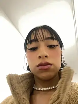 alahia pink online show from March 12, 3:34 am