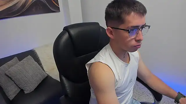 Tommas Jhonson online show from February 22, 3:51 am