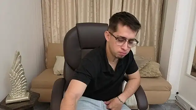 Tommas Jhonson online show from March 11, 4:18 am