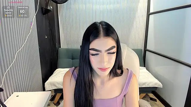 Snapshot of lorraineHunter chatting on May 15, 1:29 pm lorraineHunter online show from May 15, 1:29 pm