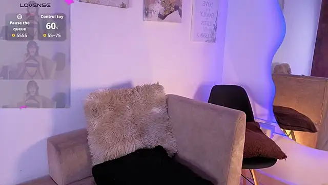 Snapshot of Scarlett_Walker05 chatting on July 21, 2:08 pm Scarlett Walker05 online show from July 21, 2:08 pm