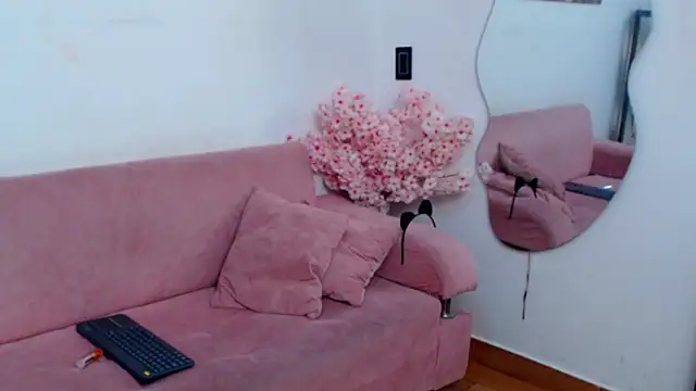 Kitty f00x online show from April 30, 8:57 pm