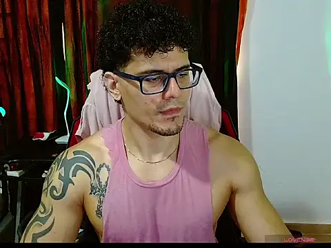 Logan0626 online show from May 11, 1:06 pm