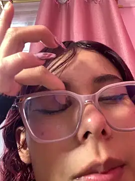 Rylia online show from April 23, 1:02 pm