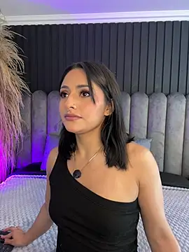 Snapshot of Nanda_vixen_ chatting on May 7, 11:10 pm Nanda vixen online show from May 7, 11:10 pm