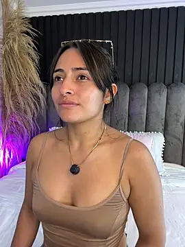 Snapshot of Nanda_vixen_ chatting on May 27, 8:06 pm Nanda vixen online show from May 27, 8:06 pm