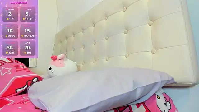 MiaEvans0 online show from June 10, 7:02 pm