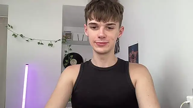 Snapshot of YourMilkyGuy chatting on July 6, 3:03 pm YourMilkyGuy online show from July 6, 3:03 pm