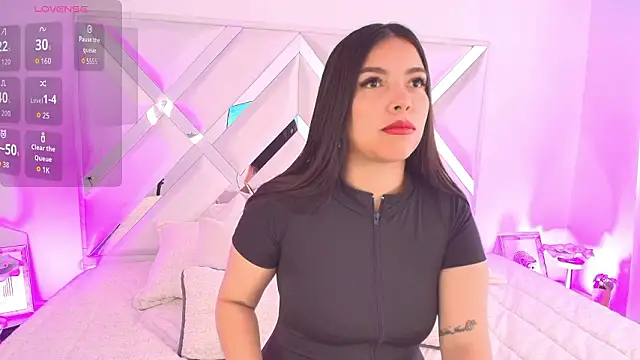 Ariana Castillo   online show from March 19, 1:37 pm