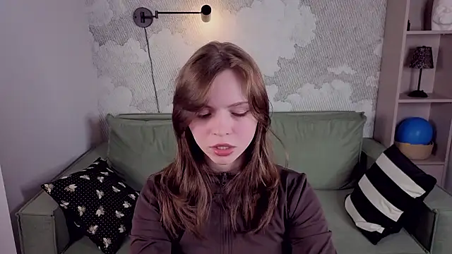 LesleySky online show from March 7, 8:39 pm