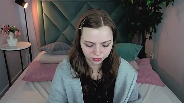 LesleySky online show from March 8, 8:23 pm