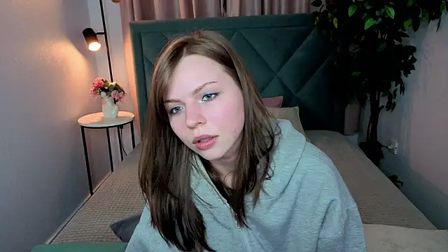 LesleySky online show from March 13, 8:26 pm