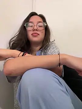 Snapshot of Hornyshow_tv chatting on May 13, 6:44 am Hornyshow tv online show from May 13, 6:44 am