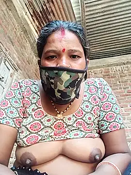 Snapshot of Kirti_sacsena chatting on March 24, 8:41 am Kirti sacsena online show from March 24, 8:41 am