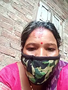 Snapshot of Kirti_sacsena chatting on April 26, 8:34 am Kirti sacsena online show from April 26, 8:34 am