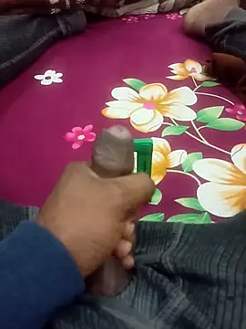 Snapshot of Daddyishere_19 chatting on February 26, 1:37 am Daddyishere 19 online show from February 26, 1:37 am