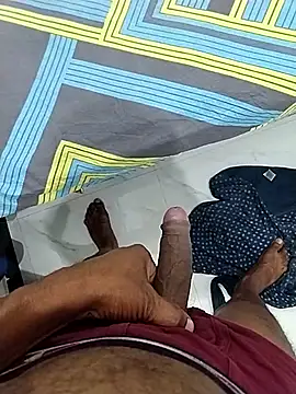 Snapshot of Daddyishere_19 chatting on March 5, 6:31 am Daddyishere 19 online show from March 5, 6:31 am