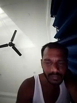 Snapshot of Daddyishere_19 chatting on March 8, 5:39 pm Daddyishere 19 online show from March 8, 5:39 pm