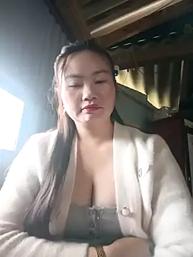 lisn-cute online show from May 3, 11:33 pm