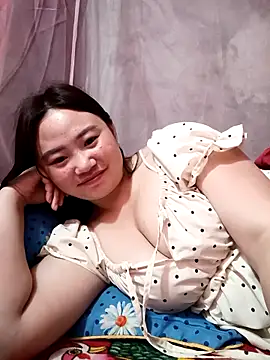 lisn-cute online show from May 11, 1:50 pm