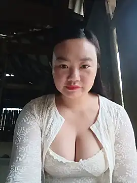 lisn-cute online show from August 4, 11:29 pm