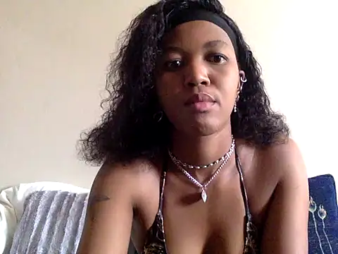 kentrella04 online show from March 18, 2:20 pm