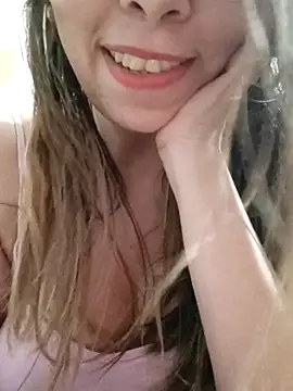 Snapshot of miel02 chatting on March 15, 9:26 am miel02 online show from March 15, 9:26 am