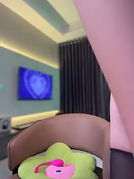 AnnyShore online show from May 5, 11:57 pm