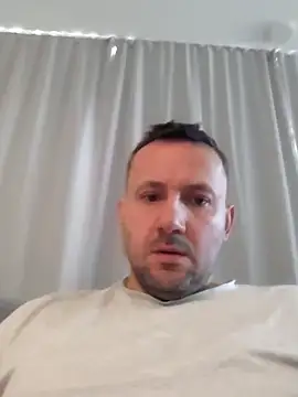 Snapshot of defaktor chatting on April 5, 8:55 am defaktor online show from April 5, 8:55 am