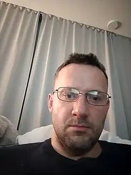 Snapshot of defaktor chatting on April 5, 9:12 pm defaktor online show from April 5, 9:12 pm