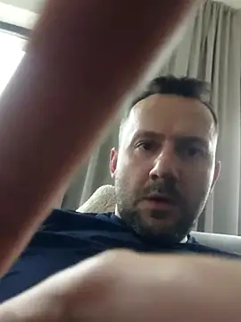Snapshot of defaktor chatting on April 11, 2:32 pm defaktor online show from April 11, 2:32 pm