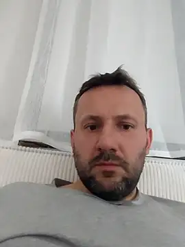 Snapshot of defaktor chatting on April 30, 3:29 pm defaktor online show from April 30, 3:29 pm