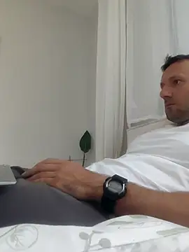 Snapshot of defaktor chatting on July 12, 4:09 pm defaktor online show from July 12, 4:09 pm