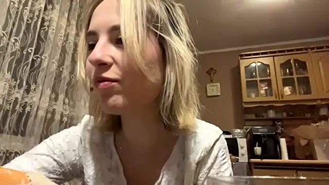 CharmingBlonde online show from March 14, 6:35 pm