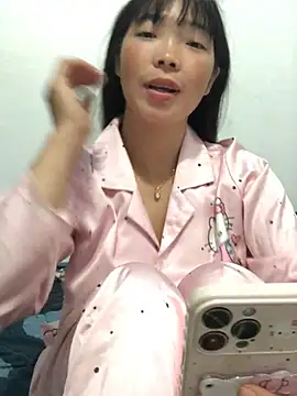 cuty lusy online show from June 14, 2:30 pm