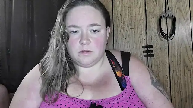 ladylynn13 online show from February 14, 6:15 pm