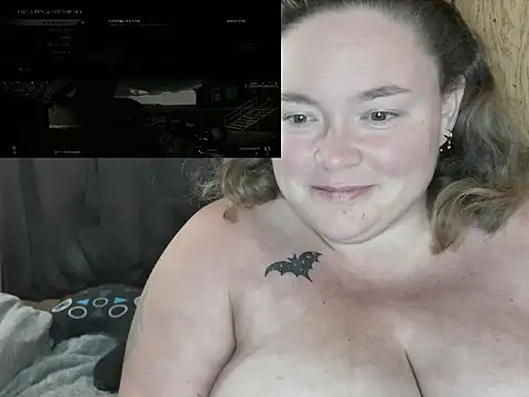 ladylynn13 online show from April 30, 1:01 am