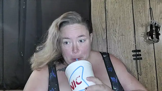 ladylynn13 online show from June 13, 1:20 pm