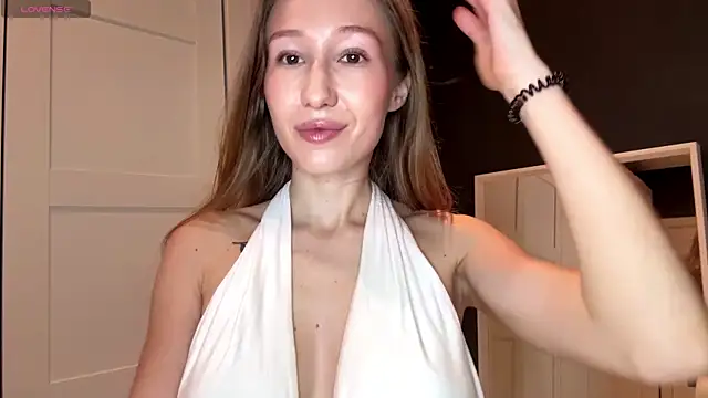 Snapshot of Alicecutepie chatting on July 4, 6:52 am Alicecutepie online show from July 4, 6:52 am