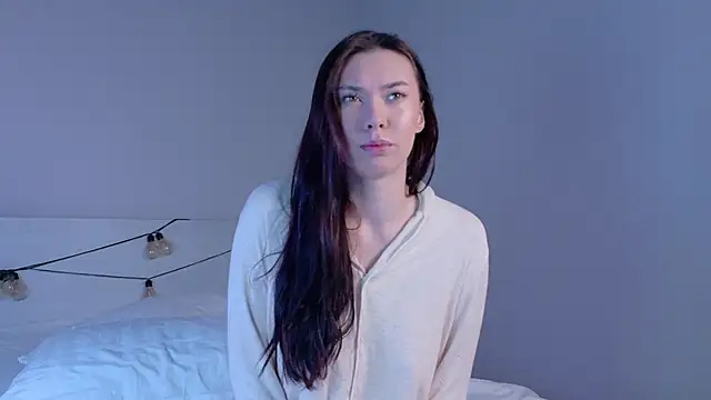 gwenonl1ne online show from April 24, 1:13 pm