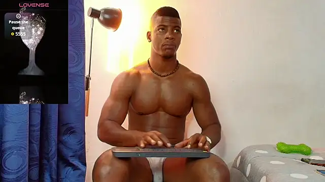 Snapshot of Lebron_black_ chatting on June 14, 10:23 pm Lebron black online show from June 14, 10:23 pm