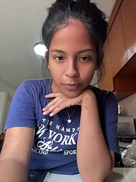 Snapshot of BabyFoxy chatting on July 28, 10:53 pm BabyFoxy online show from July 28, 10:53 pm