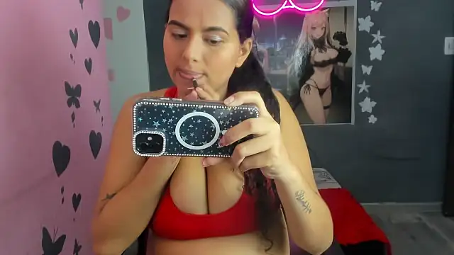 Luna white1 online show from February 25, 8:07 pm