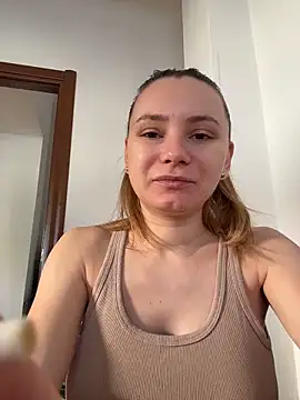 AlessiaandJay online show from April 25, 7:55 am