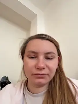AlessiaandJay online show from April 27, 8:45 am