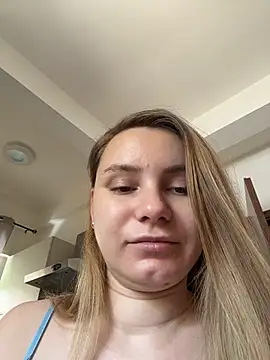 AlessiaandJay online show from May 11, 12:22 pm