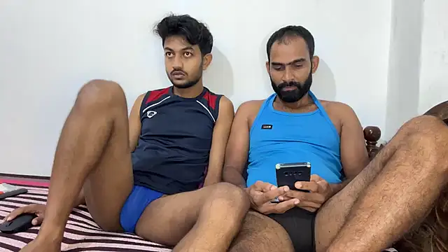 DesiDaddyandSon online show from May 12, 2:19 am