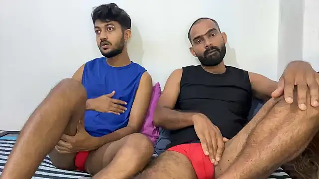 DesiDaddyandSon online show from June 3, 1:41 am